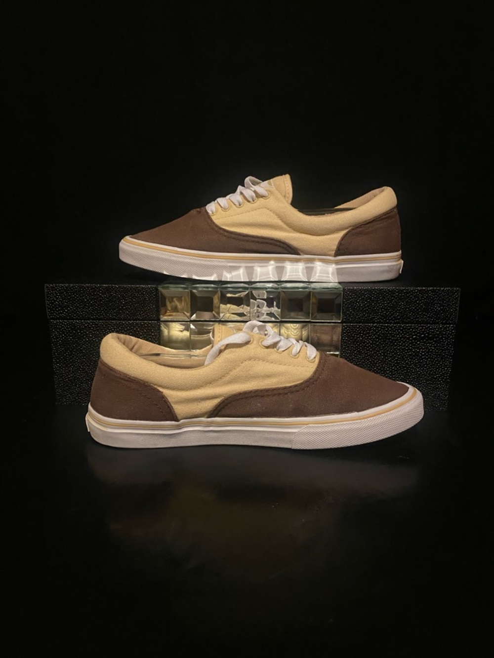 Men's Low-Top Lace-Up Sneakers in Brown and Cream